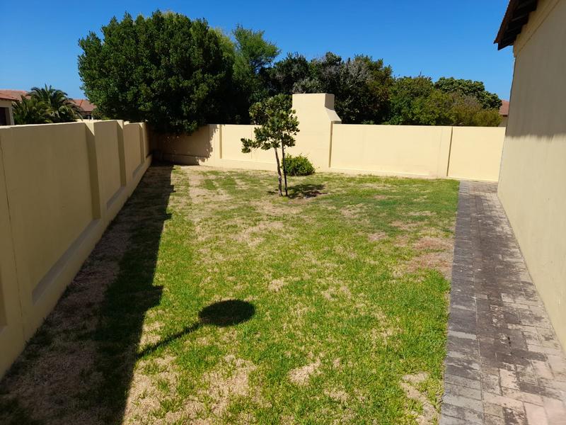 To Let 3 Bedroom Property for Rent in Sandbaai Western Cape